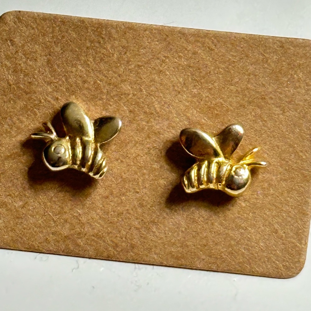 DISNEY Signed Vintage Bee 🐝 Gold Stud Earrings | Cute Bumblebee Pierced GUC - Picture 2 of 6